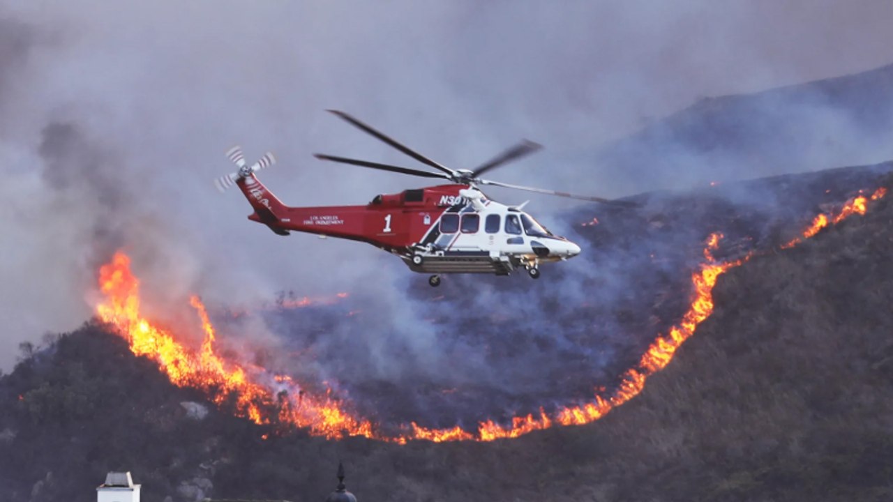 L.A. Wildfires: Mark Hamill, Eugene Levy, James Woods & More Evacuate | THR News Video