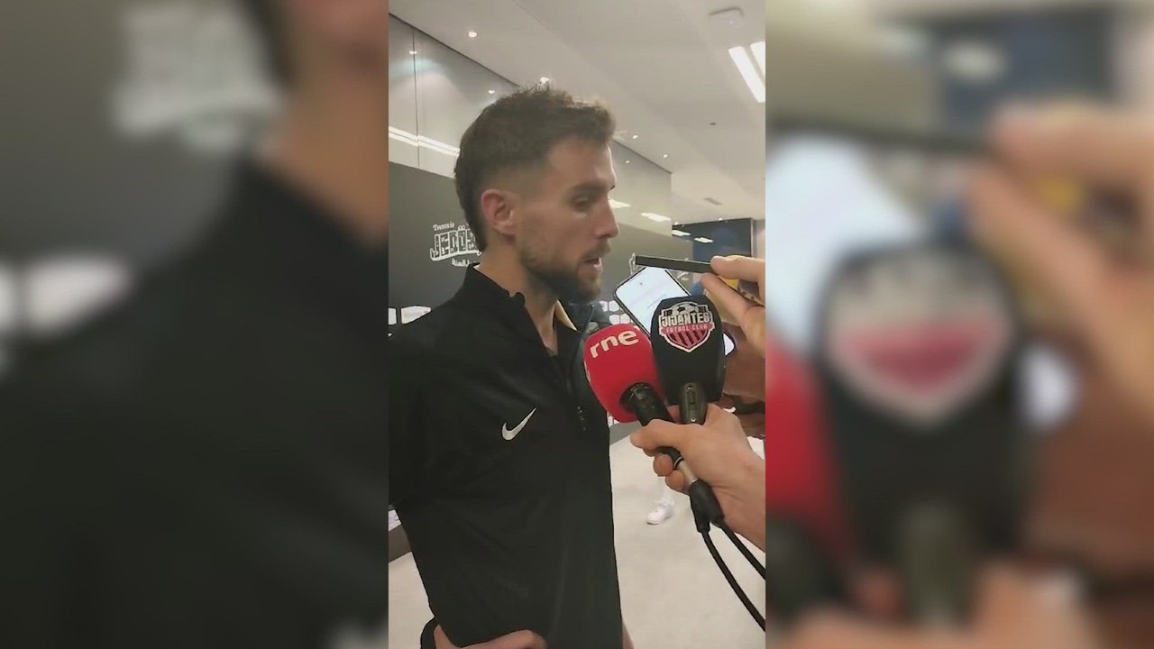 Le preguntan a Íñigo Martínez por el 'Caso Olmo' y responde con un dardo de época a Vinicius Jr