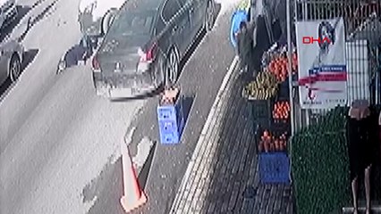 Ters yönde ilerleyen otomobil yayaya çarptı