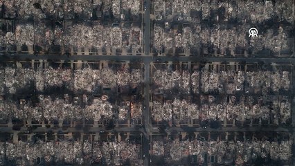 Los Angeles'ta yangında kül olan evler havadan görüntülendi