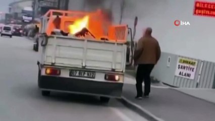 Bursa'da attığı sigara kamyonetin kasasındaki malzemeleri tutuşturdu