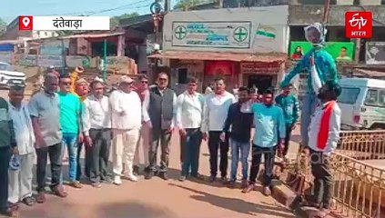 पत्रकार मुकेश के हत्त्यारो को फाँसी देने की मांग बैलाडीला पत्रकारों ने सच्ची श्रद्धांजलि दी