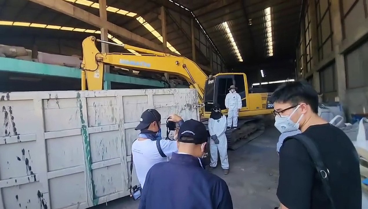 "เอกนัฏ" ลงพื้นที่โรงงาน วิน โพรเสส ระยอง เร่งเคลียร์กากสารพิษ (มีคลิป)