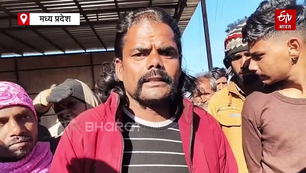 उज्जैन में खेत में सिंचाई करने जा रहे ग्रामीण को एलपीजी कंटेनर ने कुचला, आक्रोशित भीड़ ने लगाया जाम