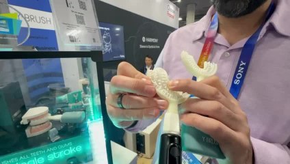 CES 2025 - Y-Brush, la brosse à dents qui promet un nettoyage en 20 secondes