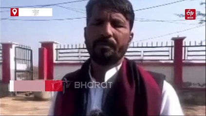 गांव के चारों और जलभराव में 4 माह से कट रही ग्रामीणों की जिंदगी, अब हवा भरी ट्यूब ही सहारा, मानसून गया लेकिन संकट नहीं