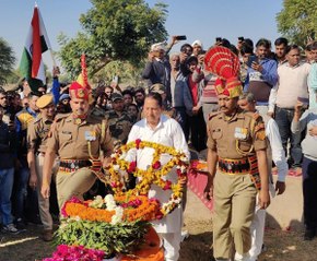 सड़क हादसे में जवान की मौत, सैन्य सम्मान से अन्त्येष्टि