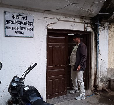 एसीबी ने अलवर कोर्ट में रिश्वतखोर बाबू को ट्रैप किया