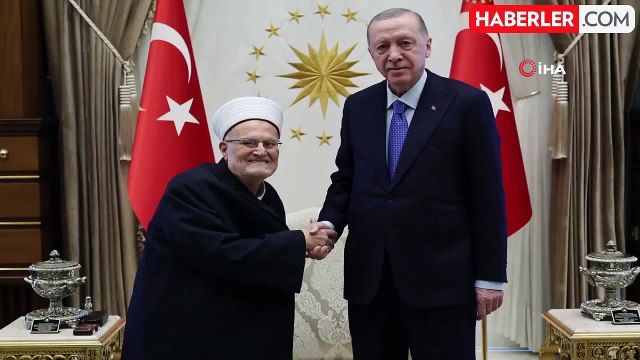 Cumhurbaşkanı Erdoğan, Mescid-i Aksa İmam Hatibi Şeyh İkrime Sabri'yi, Cumhurbaşkanlığı Külliyesi'nde kabul etti