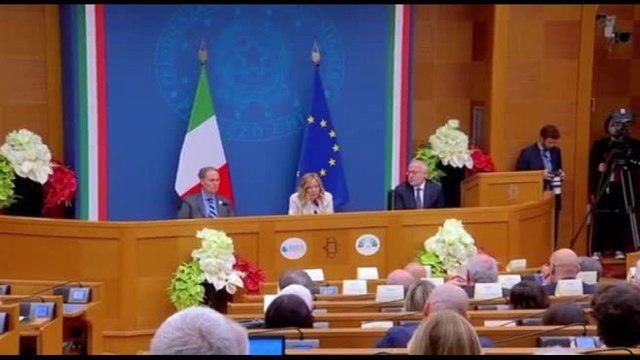 Meloni: Su Groenlandia e Panama il messaggio di Trump è ad altri
