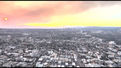 California, gli incendi minacciano anche le colline di Hollywood