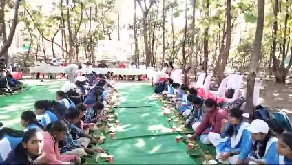 बुरहानपुर। 120 स्कूली बच्चों को घुमाया जंगल, वन्यप्राणियों व वनसंपदा से कराया रूबरू