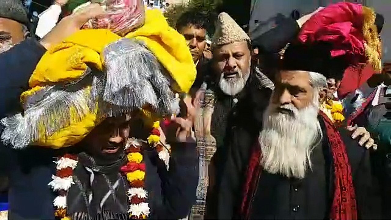 उर्स 813-: ख्वाजा गरीब नवाज की मजार पर दिल्ली स...