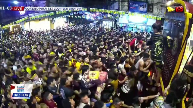 Mga deboto ng Poong Jesus Nazareno, nagpapatuloy sa pagsampa sa andas | GMA Integrated News