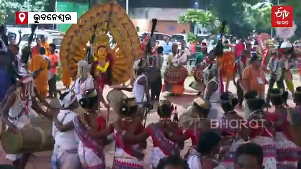 ଭୁବନେଶ୍ବରରେ ରାଷ୍ଟ୍ରପତି ଦ୍ରୌପଦୀ ମୁର୍ମୁ, ବିମାନ ବନ୍ଦରରେ ଭବ୍ୟ ସ୍ବାଗତ