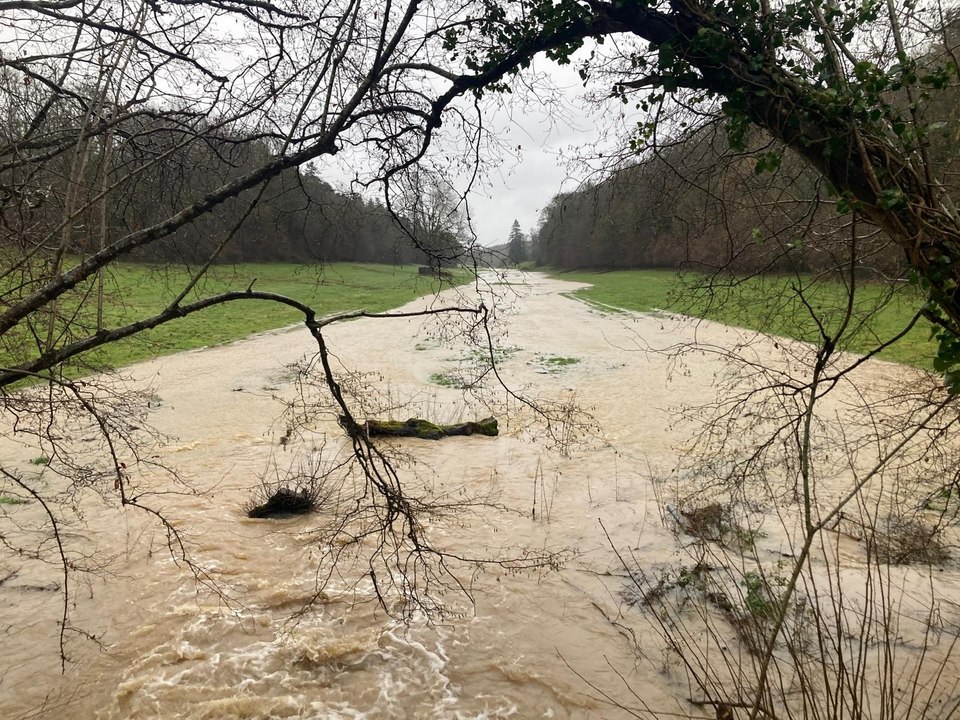 Un ravin devient une rivière dans l'Orne