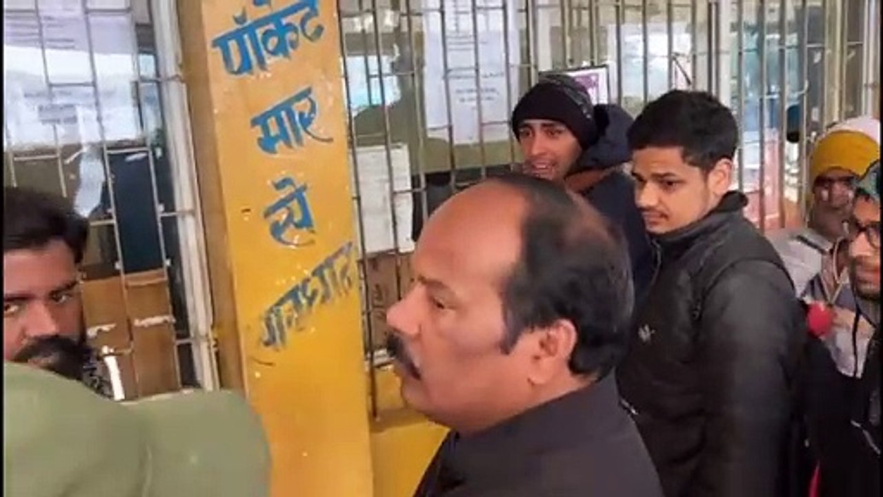 सदर विधायक प्रदीप प्रसाद एक्शन मोड, अस्पताल प्रबंधन को दी चेतावनी सुधरे नहीं तो सुधार देंगे