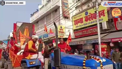 महाकुंभ 2025 में पेशवाई का विहंगम नजारा, सड़कों पर साधुओं का डांस
