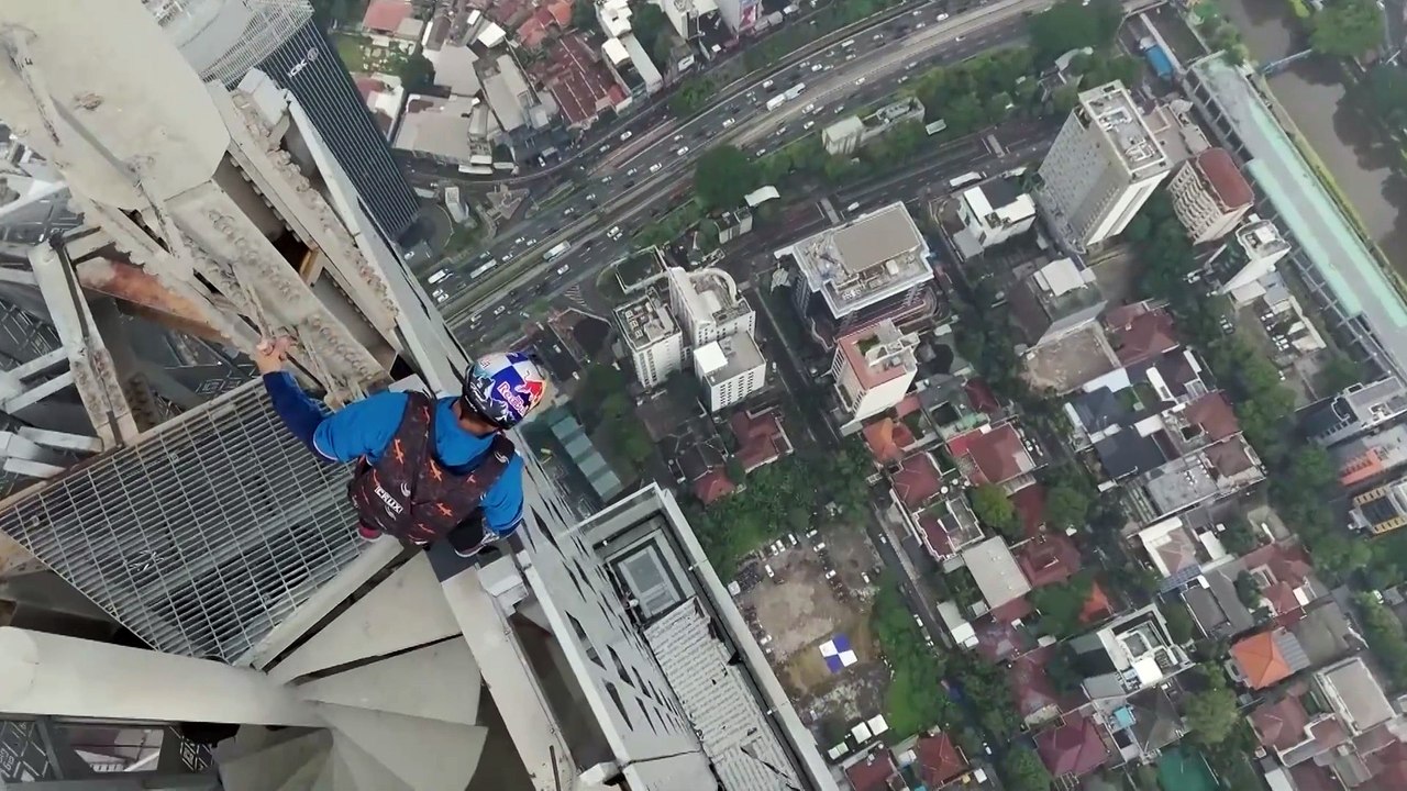 Histórico salto BASE desde el edificio más alto del hemisferio sur