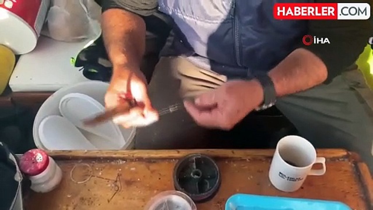 Deniz Polisinin Dalga Yolu Balıkçıyı Suya Attı