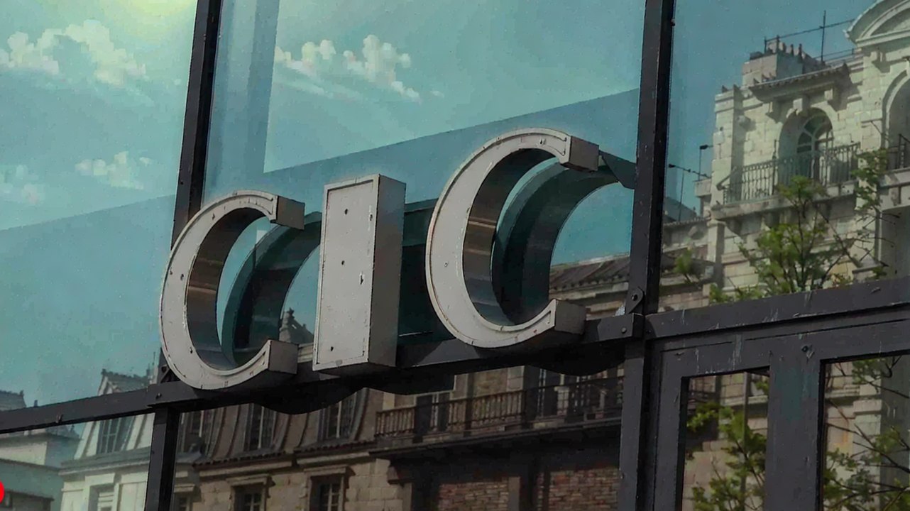 Frais bancaires en 2025 : quelles hausses attendues dans les banques françaises ?