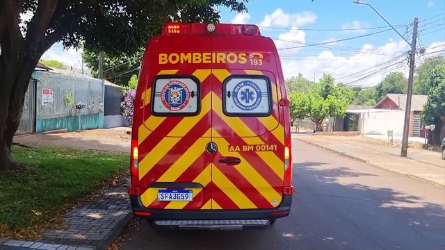 Empinando bicicleta, menino de 14 anos sofre queda e precisa ser socorrido pelo Siate