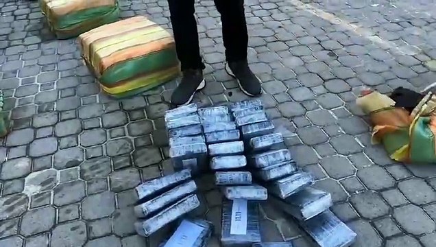 Atrapan otro cargamento de 620 paquetes presumiblemente de cocaína
