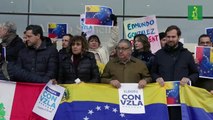El PP español se concentra con venezolanos frente Eurocámara en apoyo de Edmundo González