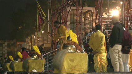 Hn_Ani2_Ayodhya_Aarti_Performed_At_Saryu_Ghat_20-43-33