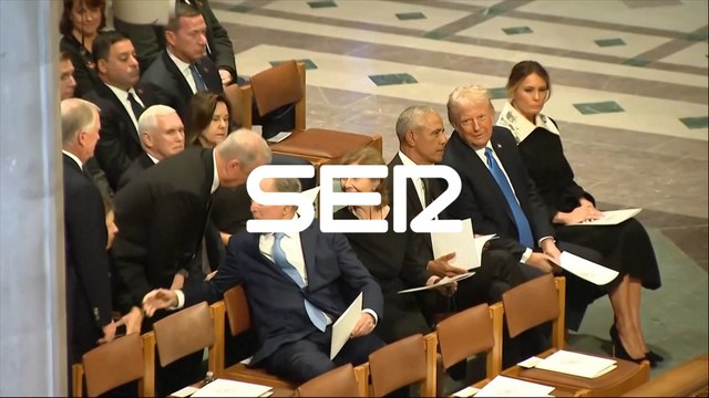 Donald Trump y Barack Obama, entre risas y bromas durante la ceremonia del funeral de Jimmy Carter