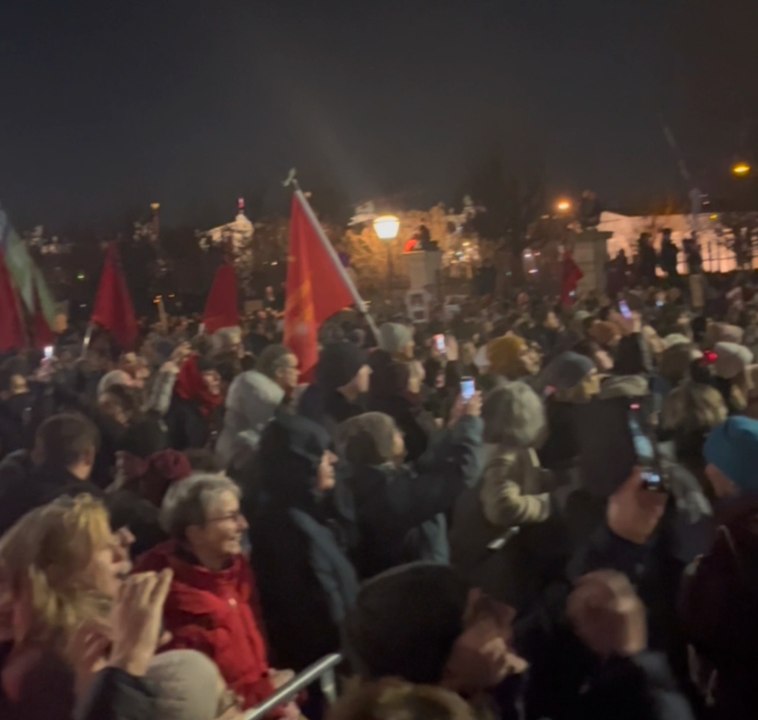 Großdemo gegen Blau-Schwarz am Ballhausplatz