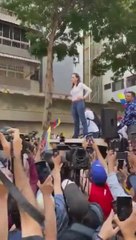 María Corina Machado reaparece tras 133 días, en una masiva marcha de la oposición a Maduro