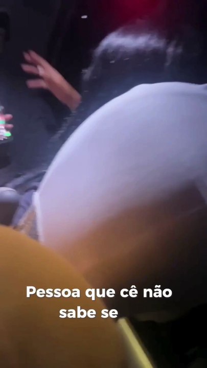 Casal sofre ataques homofóbicos em viagem de ônibus após férias em Balneário Camboriú