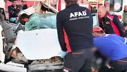 Adıyaman'da yakıt tankeri ile otomobil çarpıştı: 4 kişi hayatını kaybetti