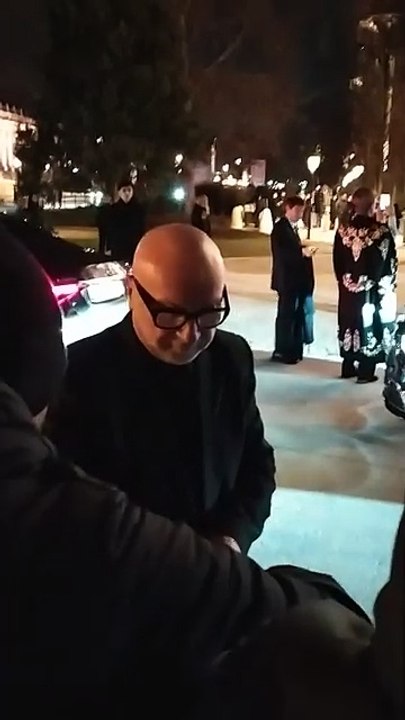 Vidéo - Domenico Dolce arrive à l'exposition Du cœur à la main: Dolce & Gabbana au Grand Palais à Paris, France, le 9 janvier 2025. © Benjamin Moryousef/Bestimage
