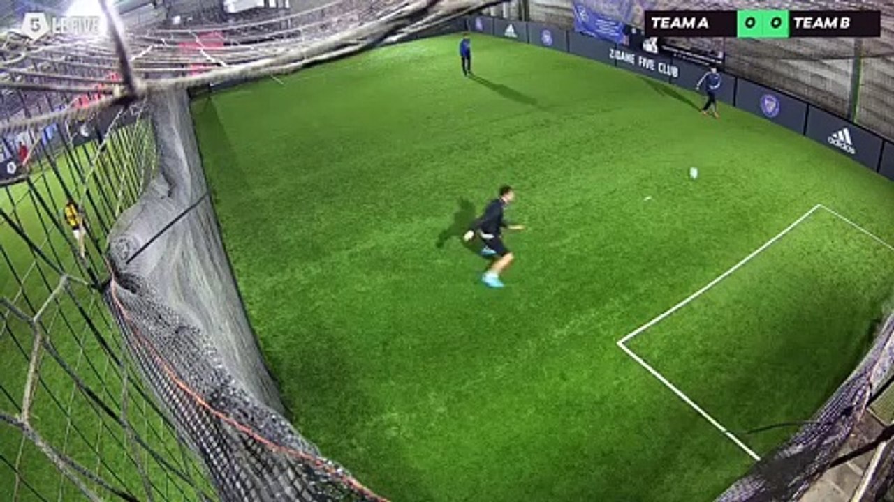 Gilles 09/01 à 20:54 - Football Terrain 1 (LeFive Valenciennes)