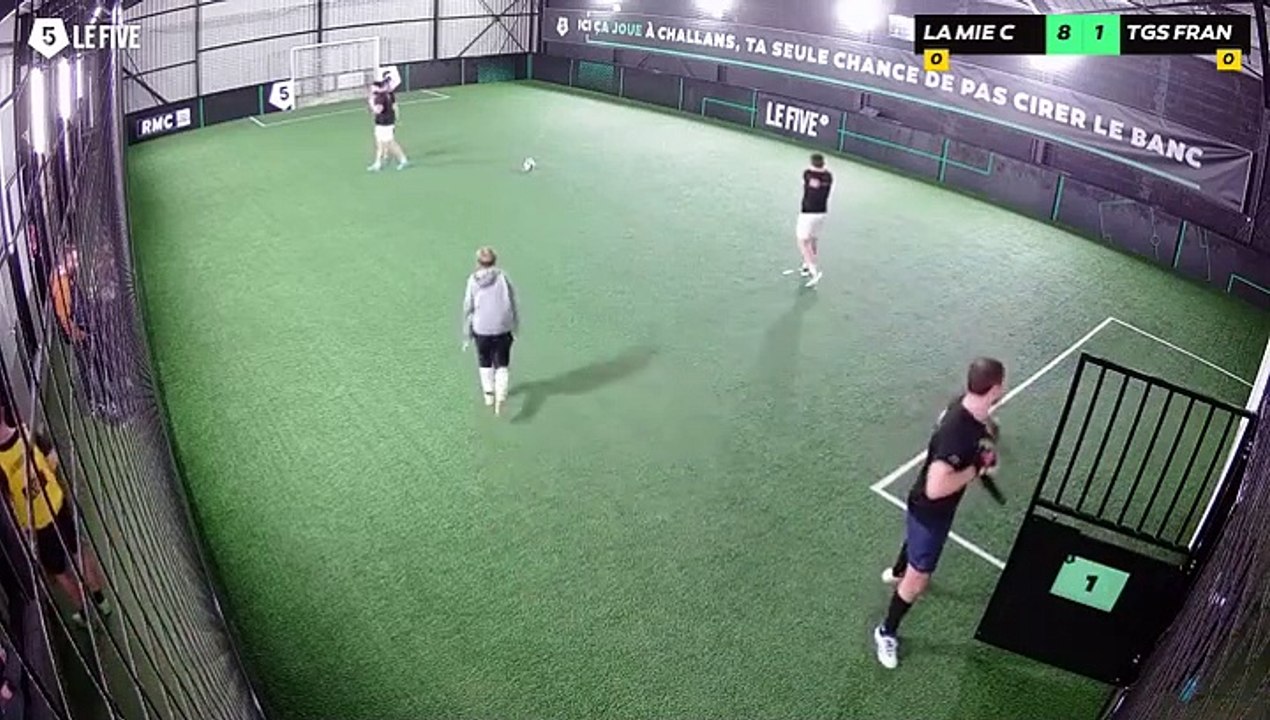 LA MIE CÂLINE - TGS FRANCE CHALLANS 09/01 à 19:32 - Football Terrain 1 (LeFive Challans)