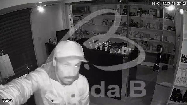 Com cobertura de comparsas, ladrão invade loja de cosméticos furta 'R$ 10 mil em 1min30' em Curitiba