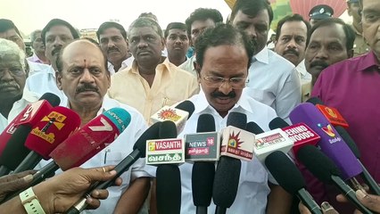 பத்துக்கும் மேற்பட்ட வண்ண வண்ண பலூன் கலை பறக்க விட்டு காட்சி படுத்தி பொதுமக்களை அசத்தினர்