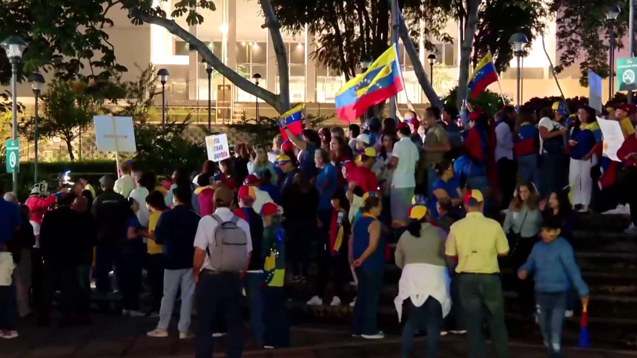 tn7-Venezolanos se manifiestan ensan José-090125