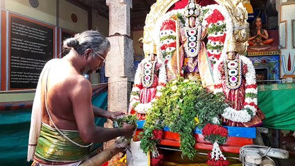 தஞ்சாவூரில் பிரசித்தி பெற்ற பெருமாள் கோவில்களில் வைகுண்ட ஏகாதசி சொர்க்கவாசல் திறப்பு