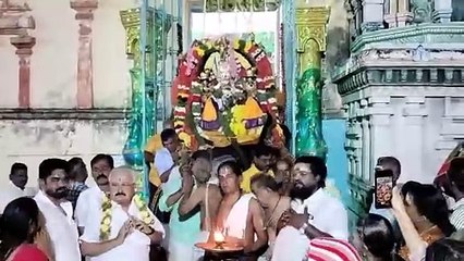 தஞ்சாவூரில் பிரசித்தி பெற்ற பெருமாள் கோவில்களில் வைகுண்ட ஏகாதசி சொர்க்கவாசல் திறப்பு