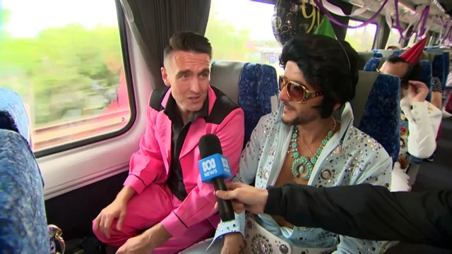 Hundreds of rock-and-rollers depart Sydney for annual Elvis festival in Parkes