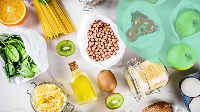 Tomates confites au thym et tapenade sur sablés au parmesan