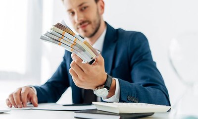 دراسة جديدة تشير إلى أن المال يشتري السعادة