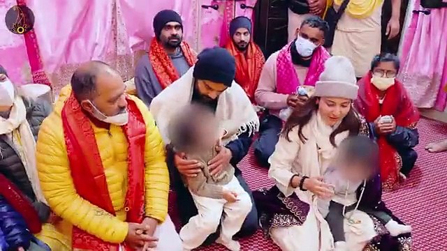 प्रेमानंद महाराज के दर्शन के लिए पहुंचे विराट कोहली और अनुष्का शर्मा