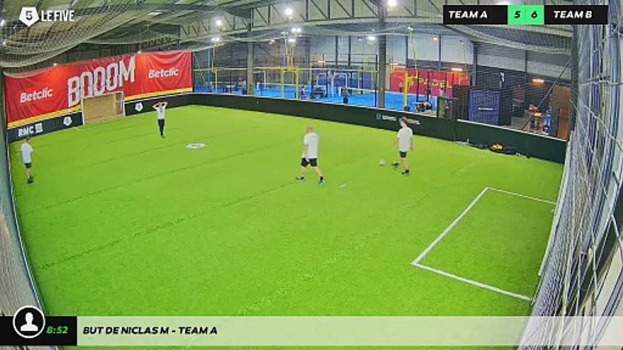 But de Niclas M - Team A