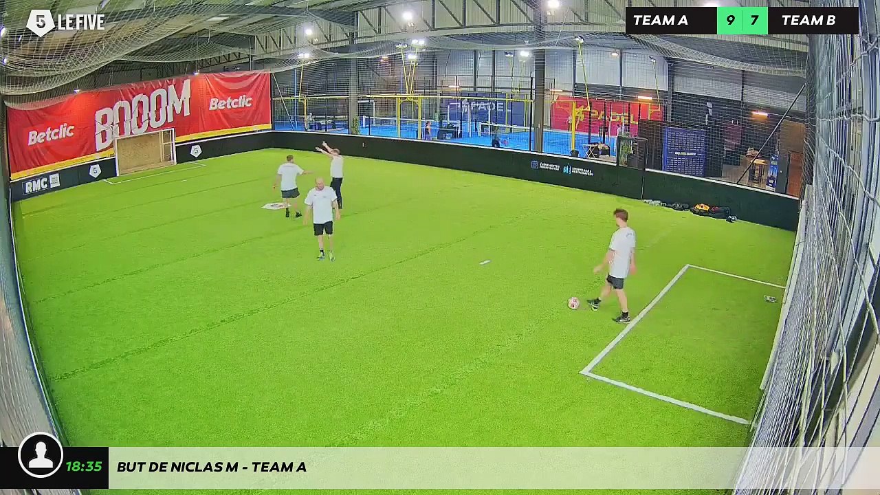 But de Niclas M - Team A