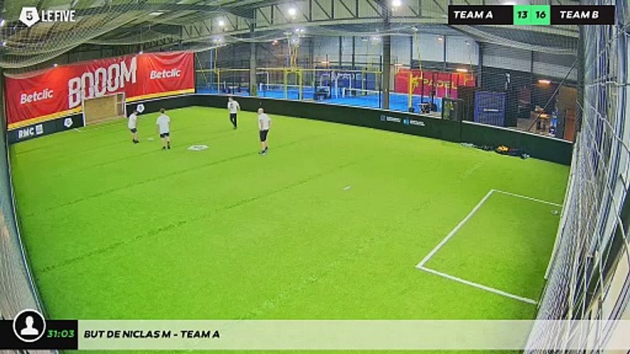 But de Niclas M - Team A