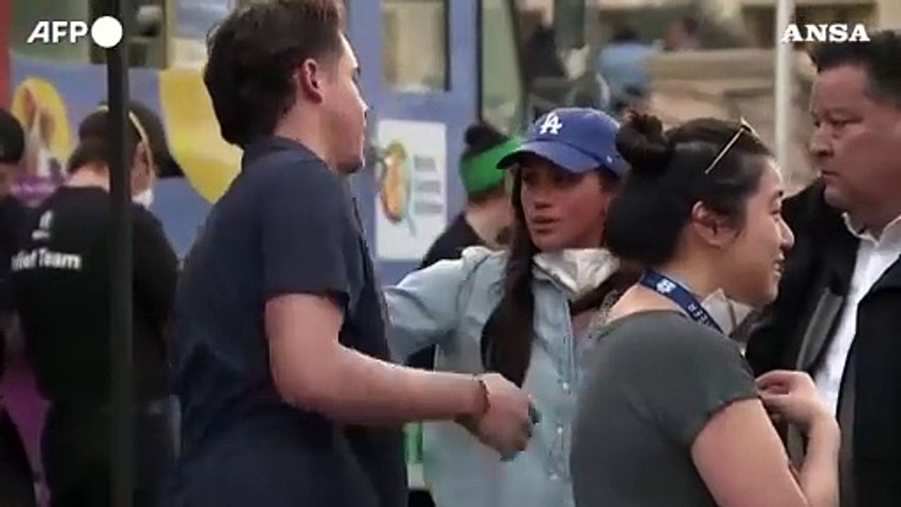 Harry e Meghan visitano un centro di soccorso a Pasadena